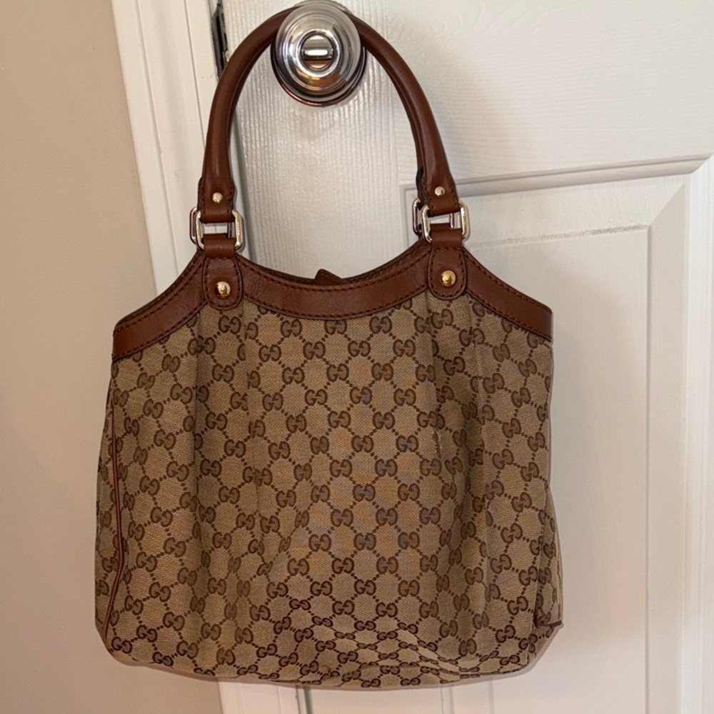Gucci Tan and Brown Monogram Shoulder Bag - Picture 3 of 8